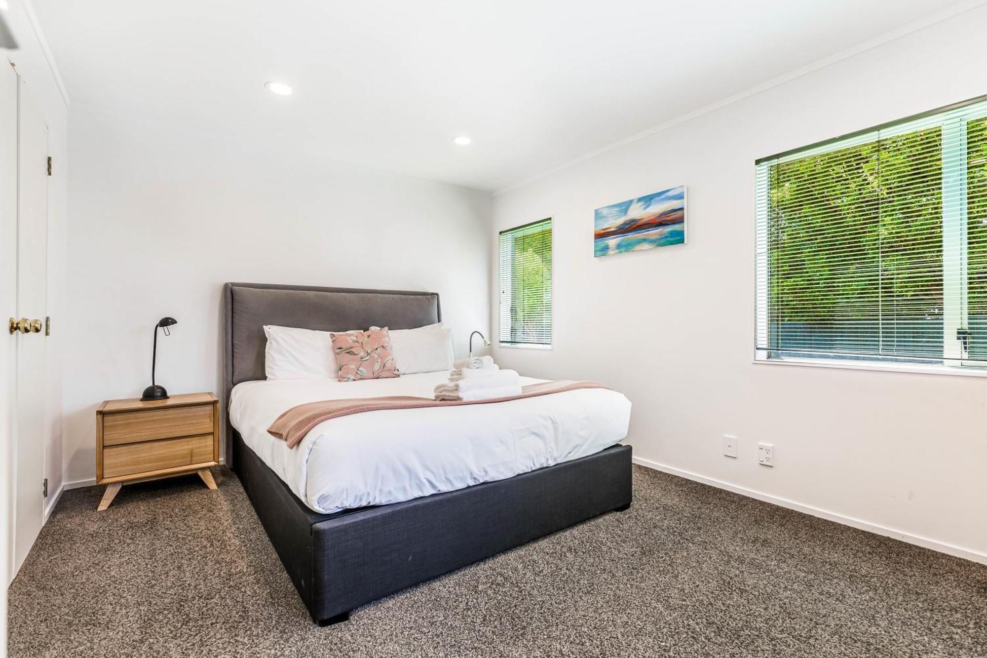 Private And Sunny 3-Bedroom Home With Parking โอ๊คแลนด์ ภายนอก รูปภาพ